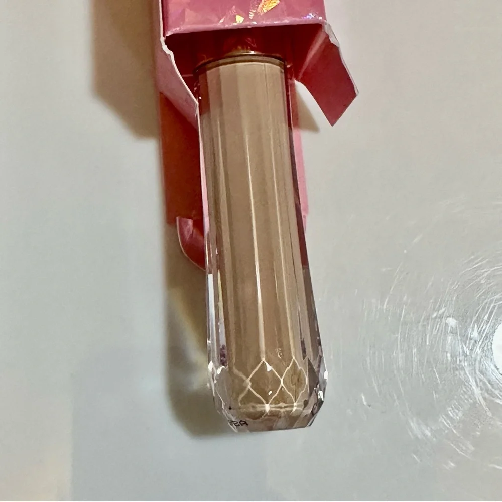 Jeffree Star Magic Concealer in C8.5 BNIB BNWT
